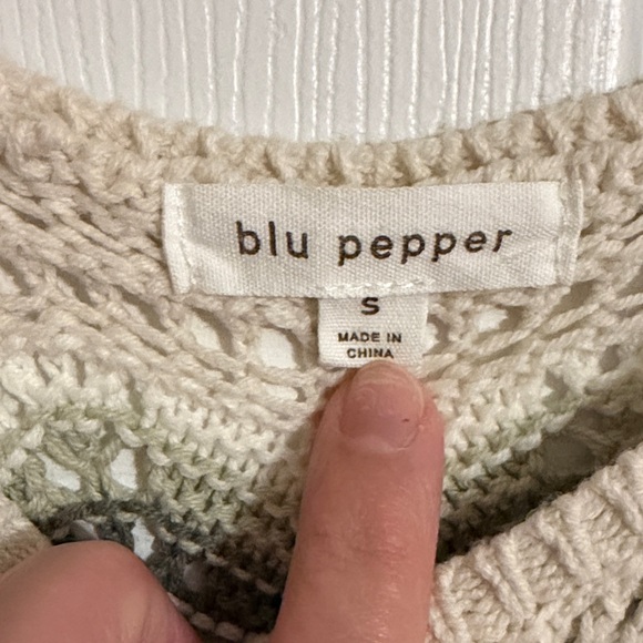 Blu Pepper Cream and Olive Chevron Crochet Crop Top - Picture 2 of 9